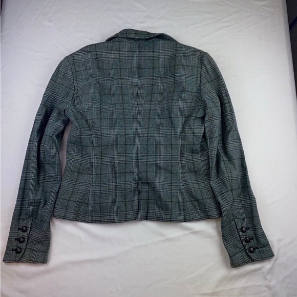 Blazer - Picture 6 of 9